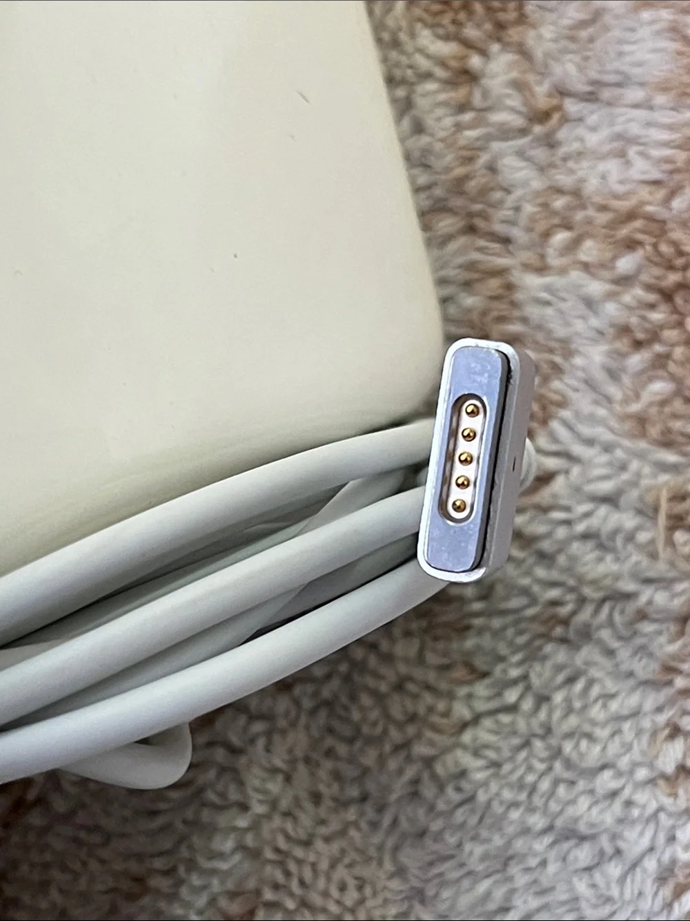 Apple White Magnetic Laptop Power Adapter Charger with Cable